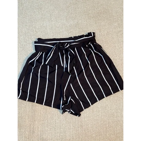 Women's Black White Striped High Waist Shorts XS - Picture 4 of 6